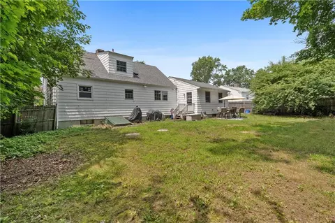 30 Meredith Dr, Coventry, RI 02816 photo 4