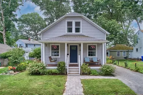 15 Clifton Ave, East Providence, RI 02915