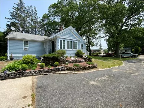 171 North St, Warwick, RI 02886 photo 2