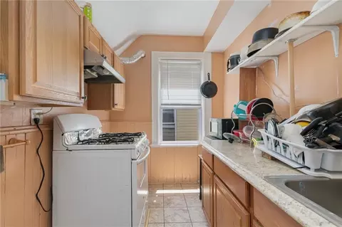 995 Social St, Woonsocket, RI 02895 photo 33