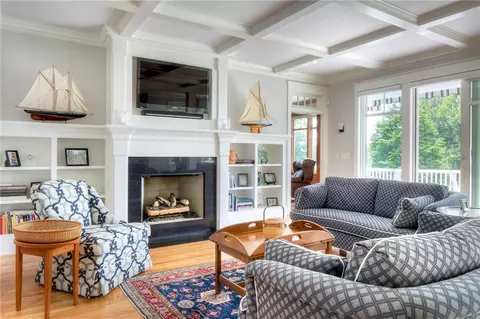 4 Ledge Rd, Bristol, RI 02809 photo 6