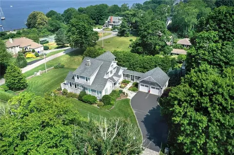 4 Ledge Rd, Bristol, RI 02809 photo 3