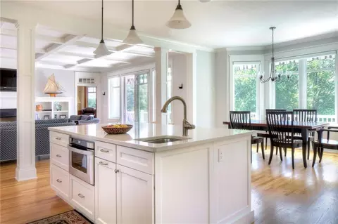 4 Ledge Rd, Bristol, RI 02809 photo 12