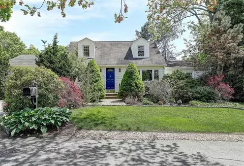 84 Rosedale Rd, East Greenwich, RI 02818