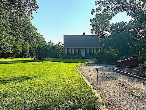 391 Cooper Hill Rd, Burrillville, RI 02839