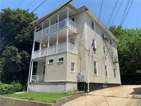 37 Richelieu St, Woonsocket, RI 02895
