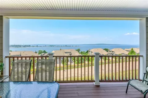 45 Starboard Dr #160, Tiverton, RI 02878