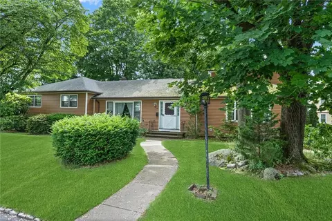 19 School St, Johnston, RI 02919