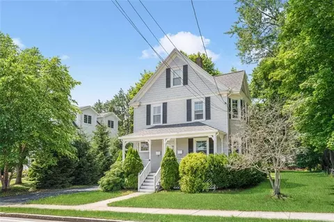 37 Stone St, Walpole, MA 02081