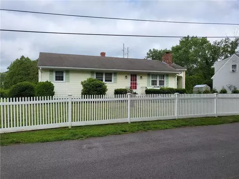 14 Ashel St, Westerly, RI 02891