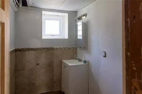 90 Lisbon St, Fall River, MA 02724 photo 17