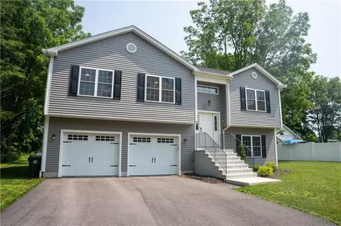 15 Pleasant View Ave, Greenville, RI 02828