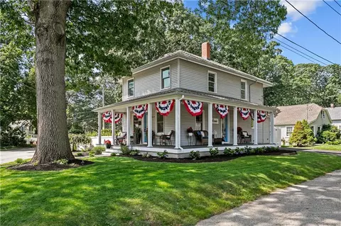 157 Riverside Dr, East Providence, RI 02915