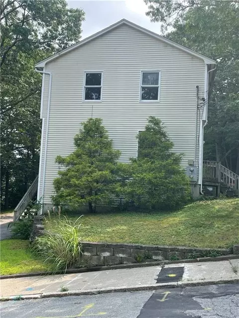 32 Division St #32, Woonsocket, RI 02895 photo 4