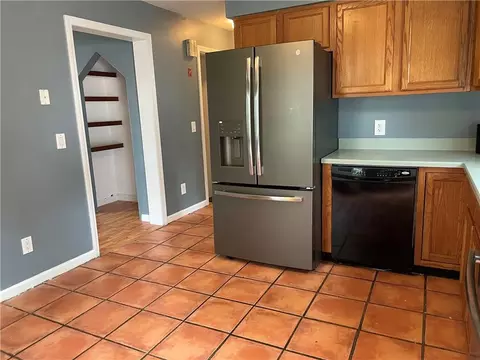 32 Division St #32, Woonsocket, RI 02895 photo 5