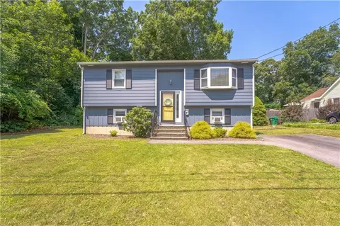 87 Wendell Rd, Warwick, RI 02888