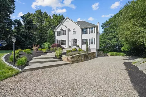 22 Poppy Hill Dr, Johnston, RI 02919