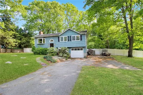 8 Lakeside Dr, Westerly, RI 02891 photo 1