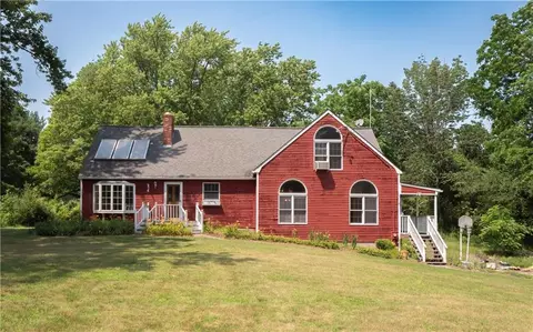 1035 Liberty Ln, South Kingstown, RI 02892
