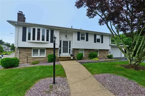 4 Cynthia Dr, Johnston, RI 02919