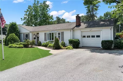 34 Flagg Ave, Warwick, RI 02886 photo 2