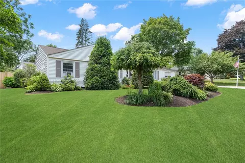 34 Flagg Ave, Warwick, RI 02886 photo 3
