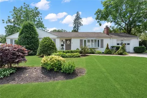 34 Flagg Ave, Warwick, RI 02886 photo 4