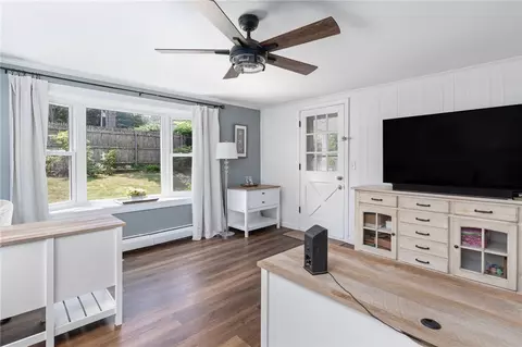 34 Flagg Ave, Warwick, RI 02886 photo 6