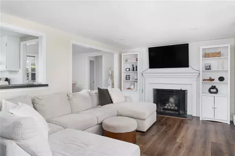 34 Flagg Ave, Warwick, RI 02886 photo 9