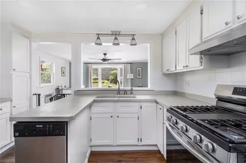 34 Flagg Ave, Warwick, RI 02886 photo 17