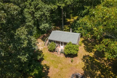 41 Lewis Ln, South Kingstown, RI 02879