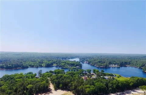 1 Sunset Lake Cir, Coventry, RI 02816