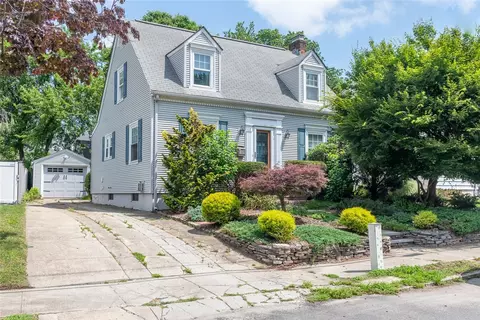 68 Brookside Dr, Cranston, RI 02910