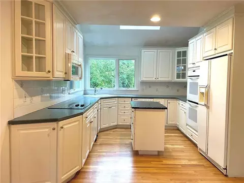 15 Jacobs Pt Rd, Warren, RI 02885 photo 6
