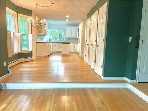 15 Jacobs Pt Rd, Warren, RI 02885 photo 5