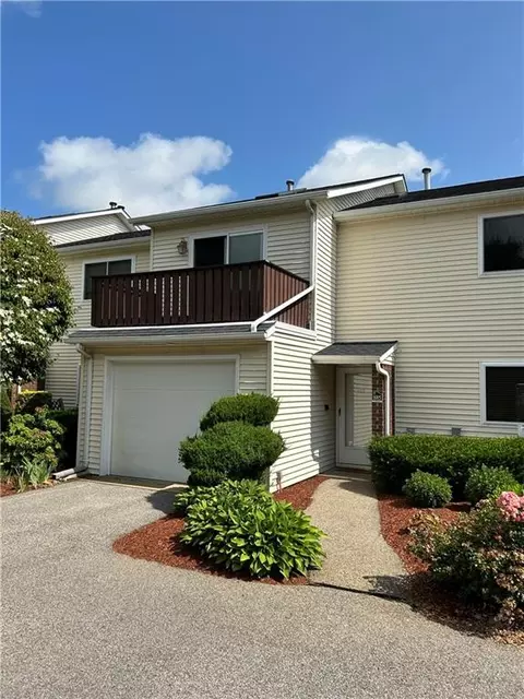 885 Halifax Dr, Warwick, RI 02886