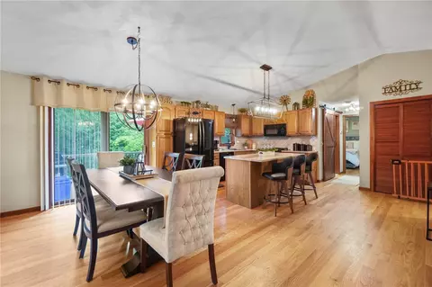37 Laurel Dr, Glocester, RI 02814 photo 3