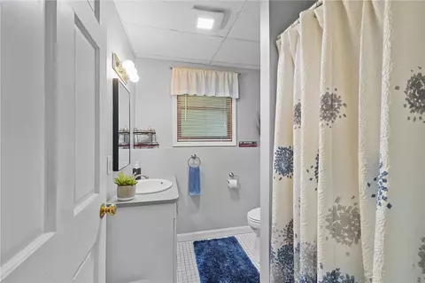 37 Laurel Dr, Glocester, RI 02814 photo 14