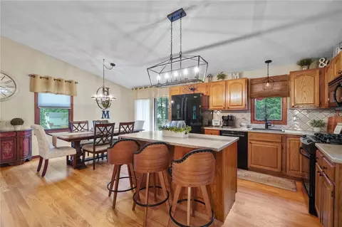 37 Laurel Dr, Glocester, RI 02814 photo 4