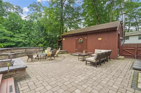 37 Laurel Dr, Glocester, RI 02814 photo 24