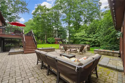 37 Laurel Dr, Glocester, RI 02814 photo 25