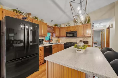 37 Laurel Dr, Glocester, RI 02814 photo 2