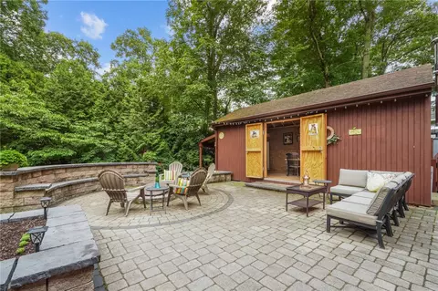 37 Laurel Dr, Glocester, RI 02814 photo 27
