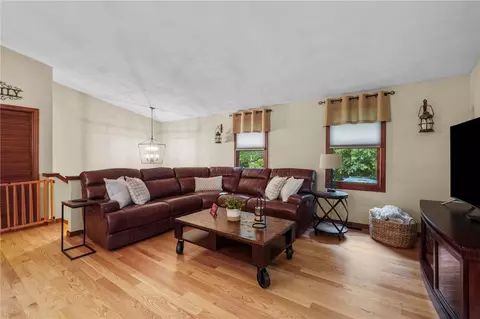 37 Laurel Dr, Glocester, RI 02814 photo 12