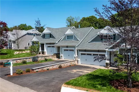 44 Travelers Ct #34, East Greenwich, RI 02818