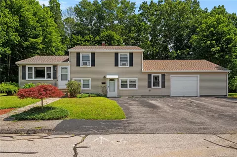 6 Kennedy Dr, Coventry, RI 02816