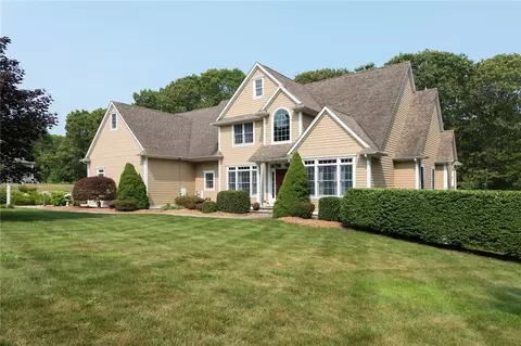 15 Yarmouth Dr, Westerly, RI 02891