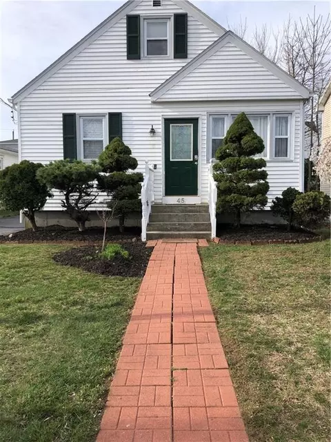 45 Vigilant St, Cranston, RI 02920