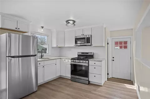 70 Adrian St, Warwick, RI 02886 photo 23