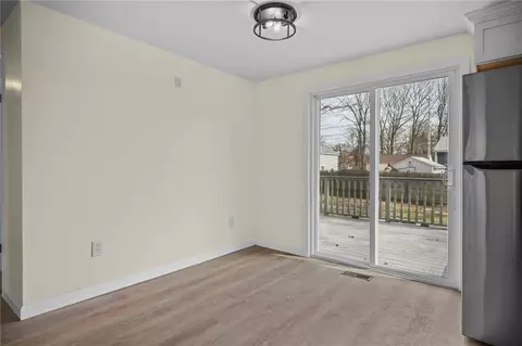 70 Adrian St, Warwick, RI 02886 photo 10
